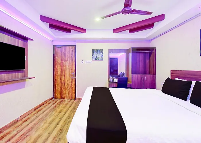 Super Hotel O Yazhini Inn