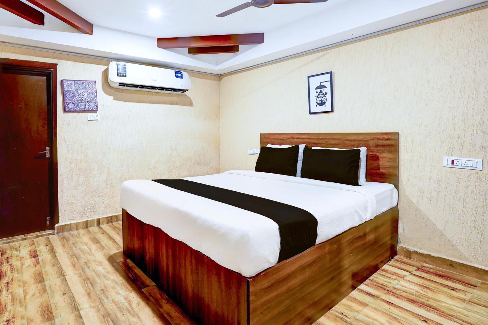 Hotel Super O Yazhini 3*