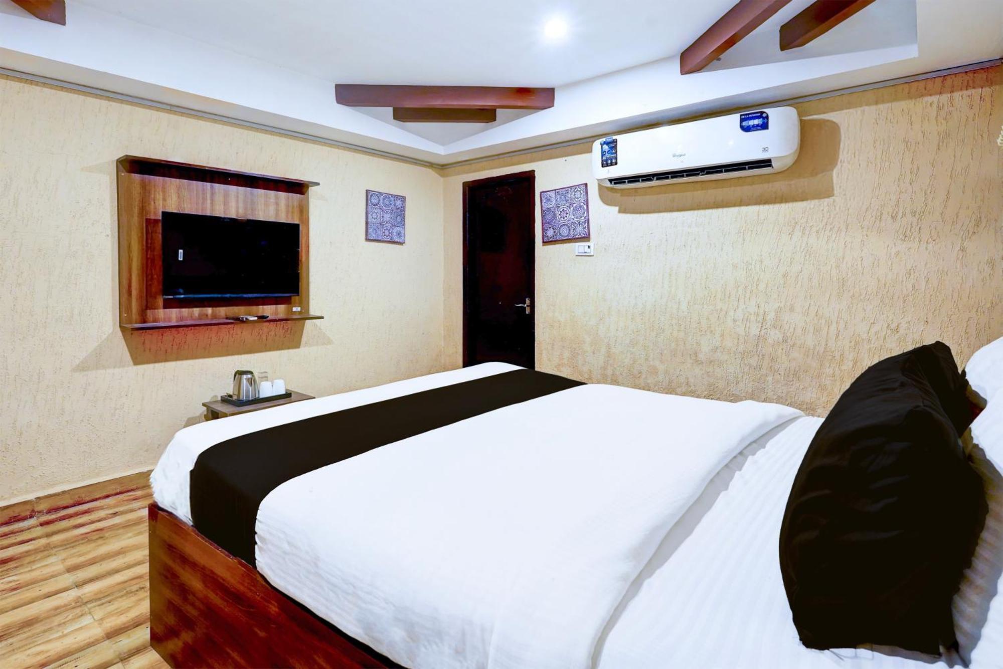 Super O Yazhini Hotel 3*