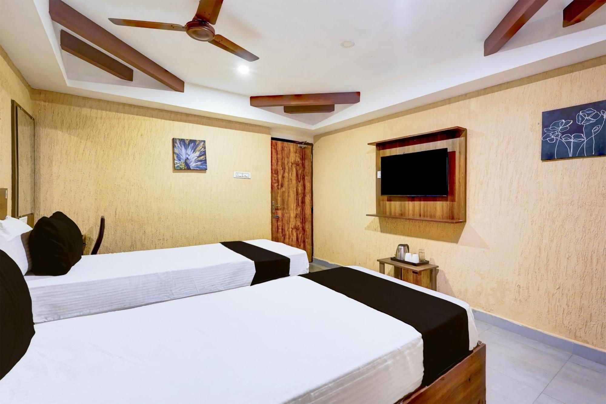 Hotel Super O Yazhini Chennai